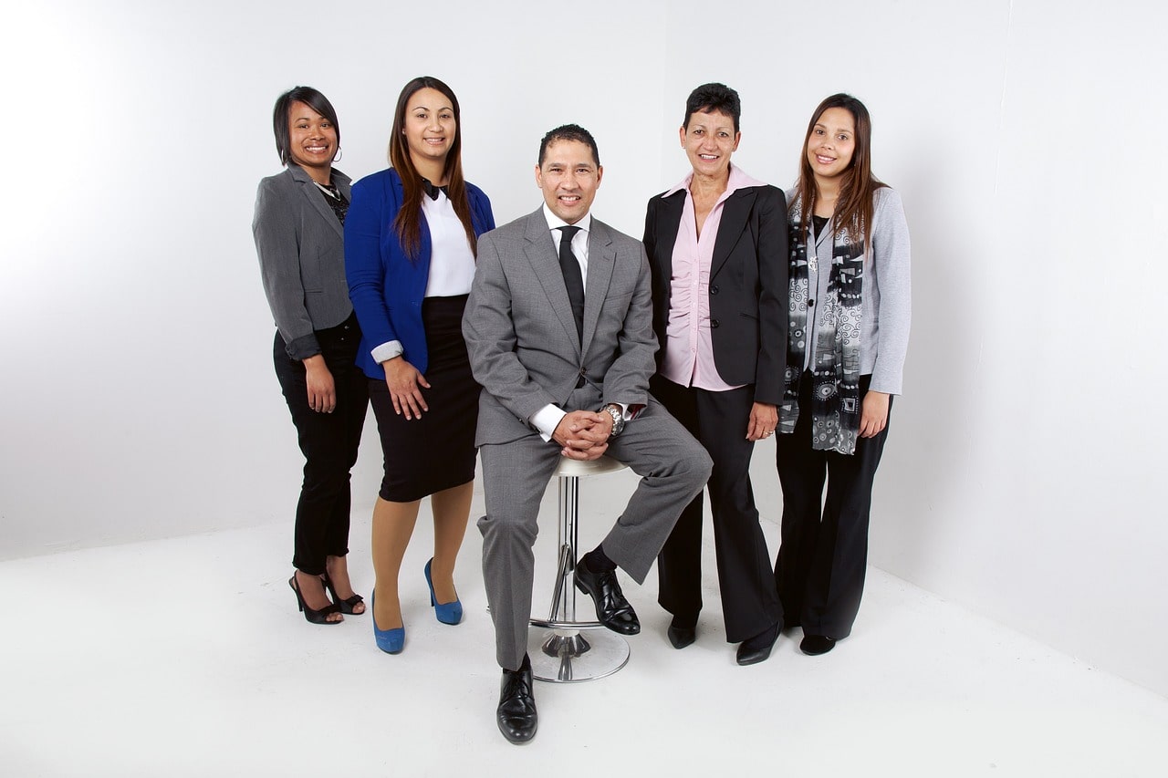 employees-885338_1280-min